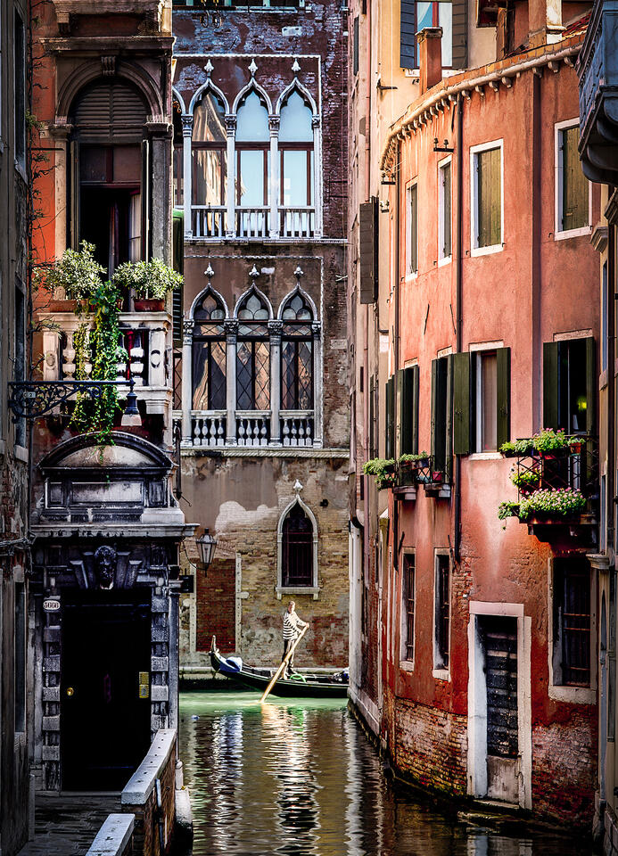 Sunlit Gondolier